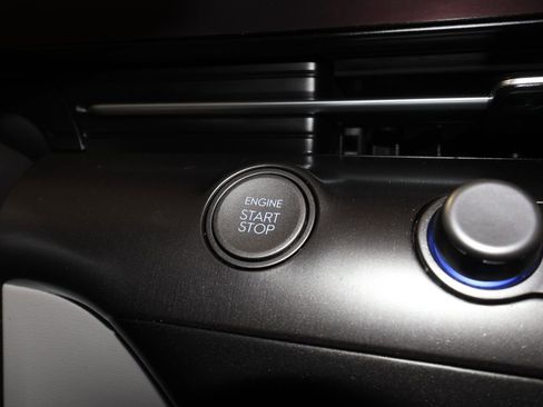 Used 2025 Hyundai Kona SEL image 15