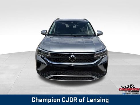 Used 2023 Volkswagen Taos SE AWD/4WD image 16