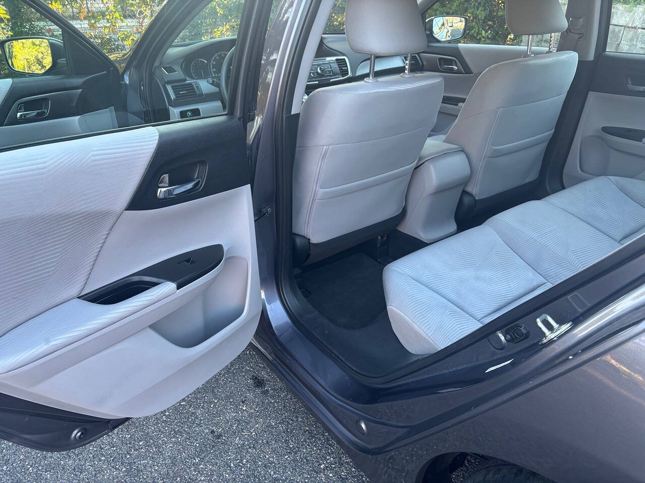 Used 2014 Honda Accord LX image 19