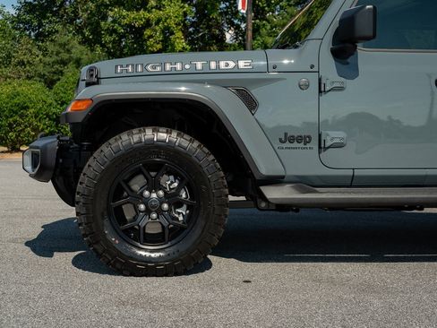 New 2025 Jeep Gladiator Sport image 4