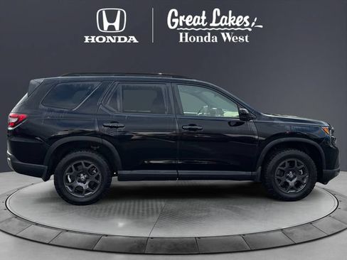 Used 2024 Honda Pilot TrailSport image 5