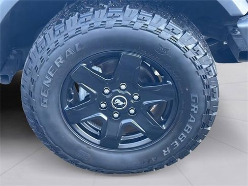 Used 2022 Ford Bronco Black Diamond image 25