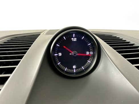 Certified 2019 Porsche Cayenne image 24