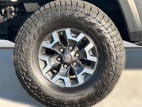 Used 2017 Toyota Tacoma TRD Pro image 11