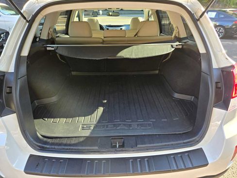 Used 2011 Subaru Outback 2.5i Limited AWD/4WD image 13