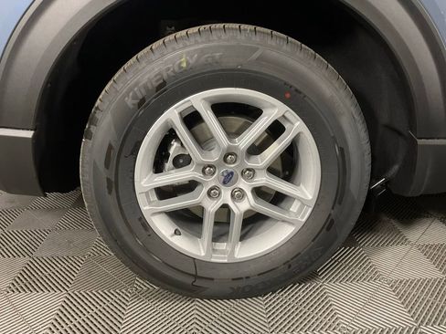 New 2026 Ford Explorer Active RWD image 10