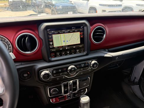 Used 2023 Jeep Gladiator Rubicon w/ LED Lighting Group AWD/4WD image 20