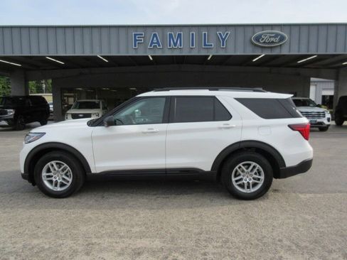 New 2026 Ford Explorer Active image 2