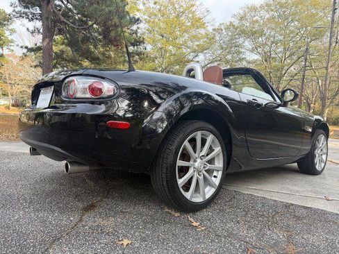 Used 2006 MAZDA MX-5 Miata Grand Touring w/ Premium Pkg image 4