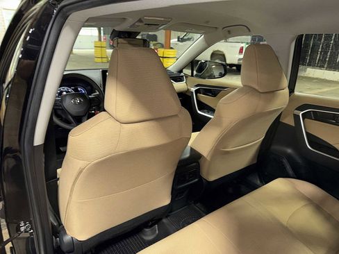 Certified 2024 Toyota RAV4 LE AWD/4WD image 27