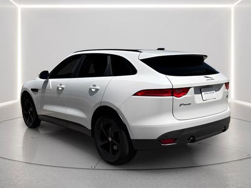 Used 2020 Jaguar F-PACE Premium image 3