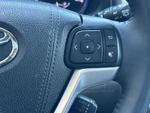 Used 2016 Toyota Highlander XLE FWD image 40
