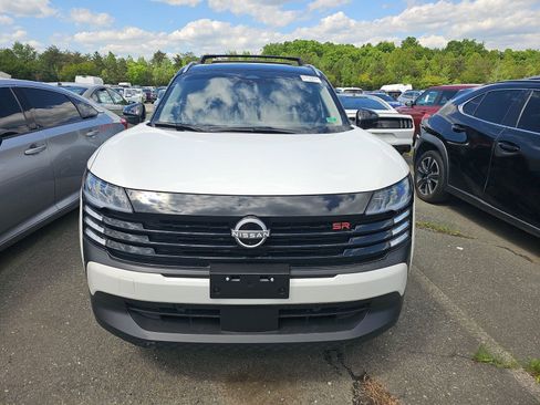 Used 2026 Nissan Kicks SR w/ SR Premium Package FWD image 2