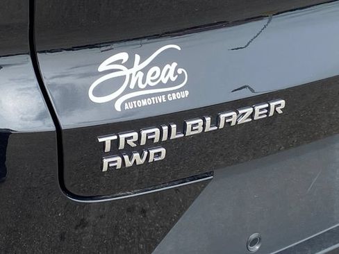 Used 2025 Chevrolet TrailBlazer LS w/ LS Convenience Package AWD/4WD image 3