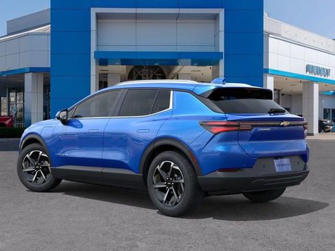 New 2026 Chevrolet Equinox EV LT image 3