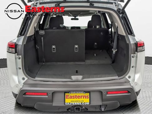 New 2025 Nissan Pathfinder SV w/ SV Premium Package image 11