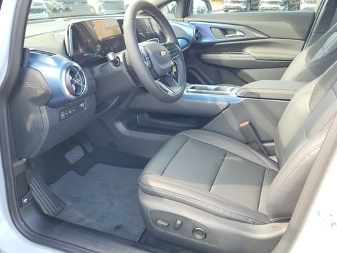 New 2026 Chevrolet Equinox EV LT image 6