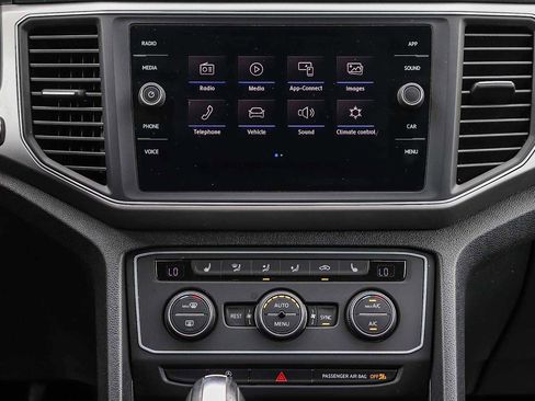 Used 2019 Volkswagen Atlas SE w/ Towing Package FWD image 13