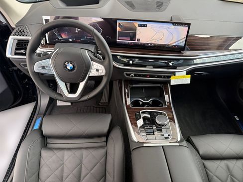 Used 2026 BMW X7 xDrive40i w/ Premium Package image 22