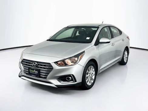 Used 2021 Hyundai Accent SEL FWD image 3