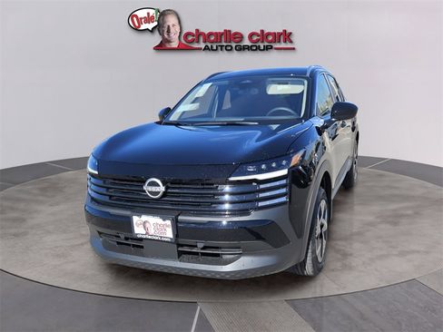 New 2026 Nissan Kicks SV image 1