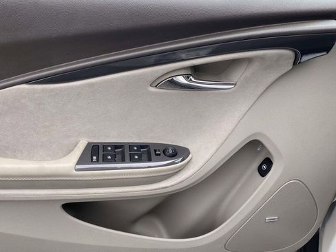 Used 2013 Chevrolet Volt Premium w/ Premium Trim Package FWD image 15