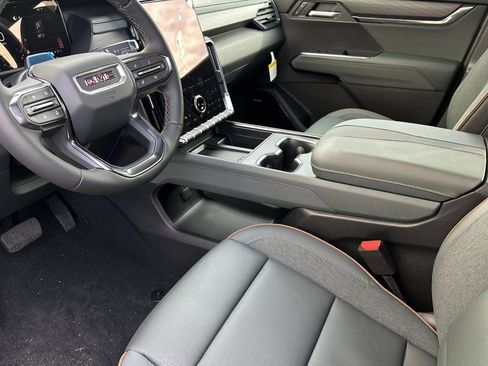 Used 2026 GMC Acadia AT4 w/ Super Cruise Package AWD/4WD image 7