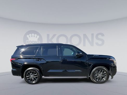 Used 2023 Toyota Sequoia Platinum AWD/4WD image 17