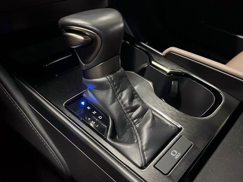 Certified 2025 Lexus ES 350 FWD image 19