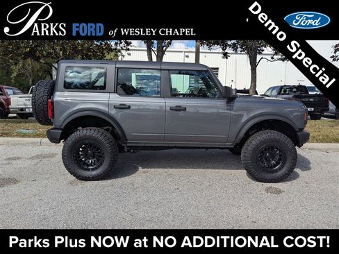 New 2025 Ford Bronco Base image 4