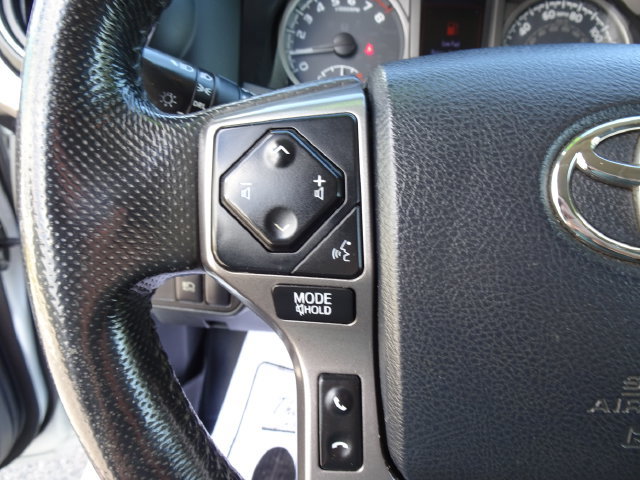 Used 2018 Toyota Tacoma SR5 AWD/4WD image 24