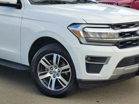Used 2024 Ford Expedition Max Limited image 3