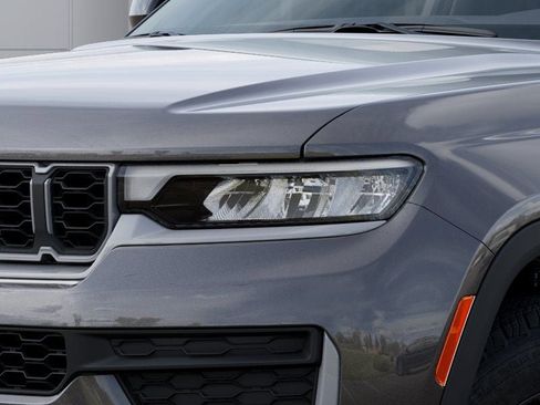 New 2026 Jeep Grand Cherokee Altitude image 10