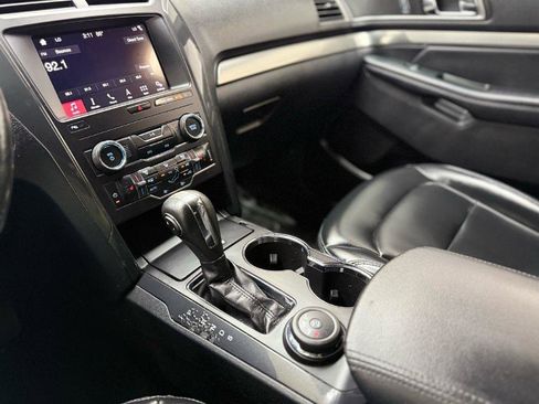 Used 2019 Ford Explorer XLT w/ Equipment Group 202A AWD/4WD image 20