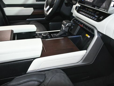 Used 2024 Toyota Sequoia Capstone image 71