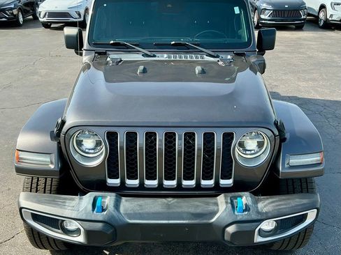 Used 2022 Jeep Wrangler Unlimited Sahara w/ Cold Weather Group AWD/4WD image 11
