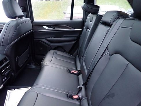 New 2025 Jeep Grand Cherokee Limited w/ MOPAR Finishing Package image 13