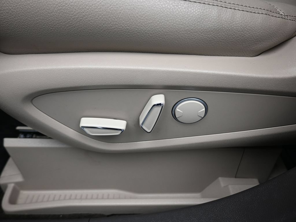 Used 2022 Lincoln Nautilus AWD w/ Premium Package image 12