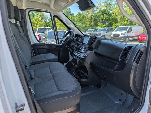 Used 2024 RAM ProMaster 2500 w/ Convenience Group FWD image 10