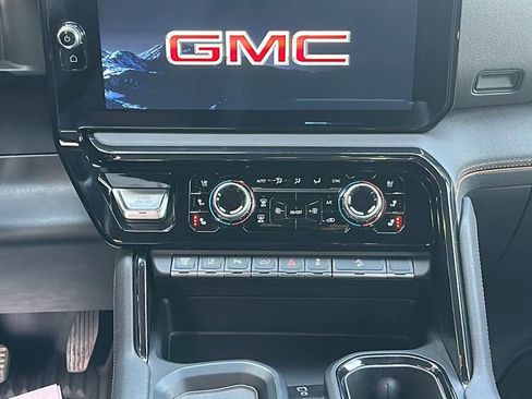 Used 2024 GMC Sierra 2500 AT4 w/ AT4 Premium Plus Package image 20