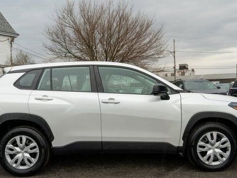 Used 2023 Toyota Corolla Cross L AWD/4WD image 5