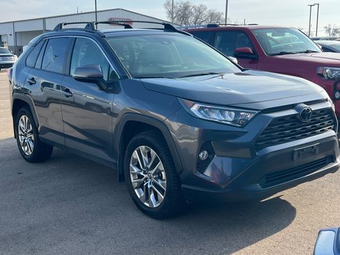 Used 2019 Toyota RAV4 XLE Premium image 2