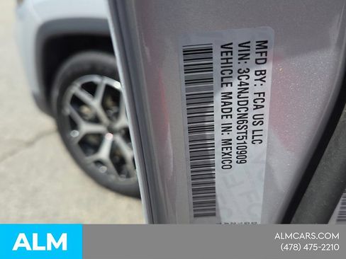 Used 2025 Jeep Compass Limited AWD/4WD image 7