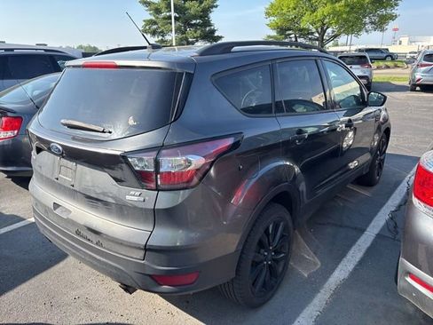 Used 2017 Ford Escape SE w/ SE Sport Appearance Package AWD/4WD image 7