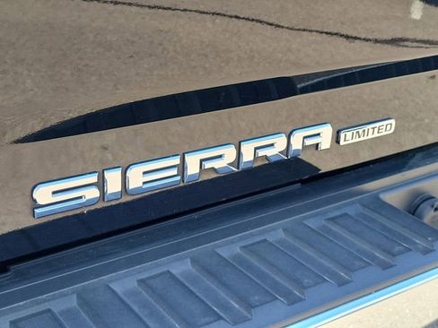 Used 2019 GMC Sierra 1500 SLE w/ Black Pack AWD/4WD image 6
