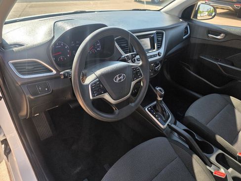 Used 2021 Hyundai Accent SE FWD image 12