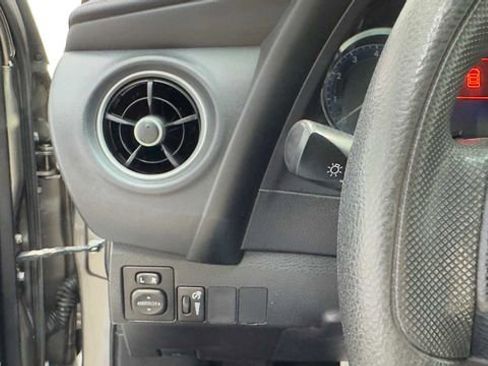 Used 2018 Toyota Corolla LE FWD image 23
