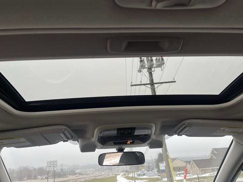 Used 2022 Subaru Crosstrek 2.5i Sport w/ Moonroof Package image 25