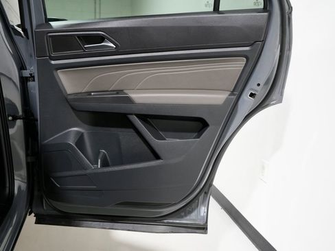 Used 2022 Volkswagen Atlas Cross Sport SE w/ Panoramic Sunroof Package image 30