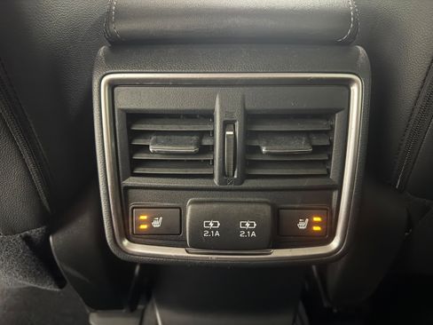 Used 2019 Subaru Forester Touring image 28